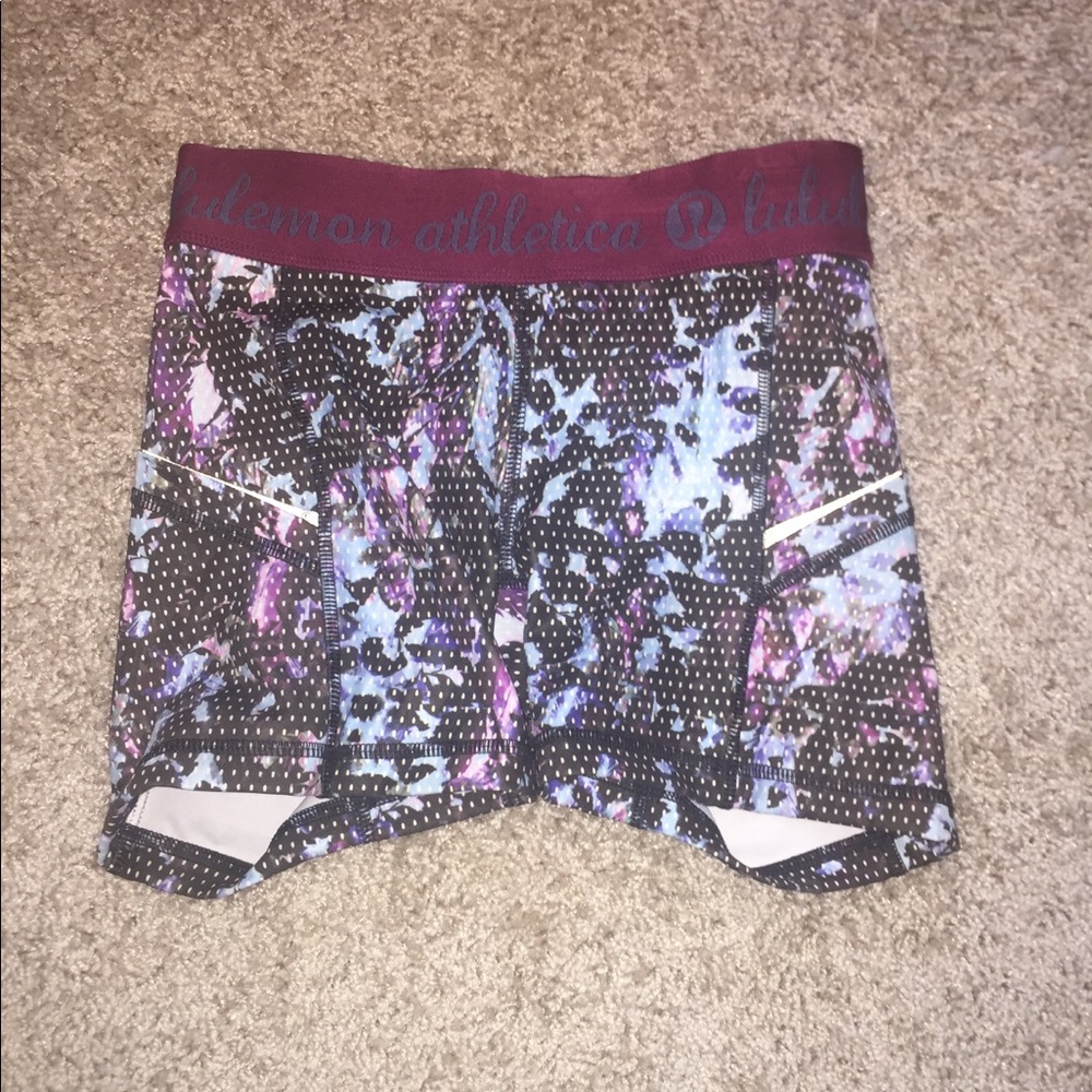 LULULEMON Multi-colored skin tight shorts!